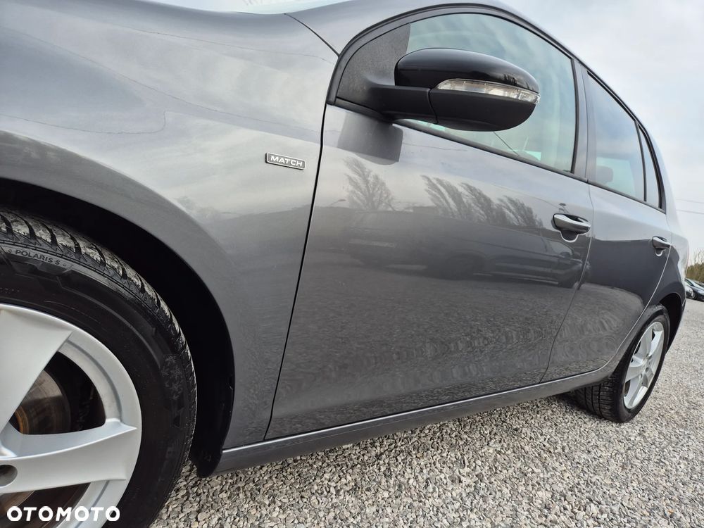 Volkswagen Golf 2.0 TDI DPF DSG MATCH - 18