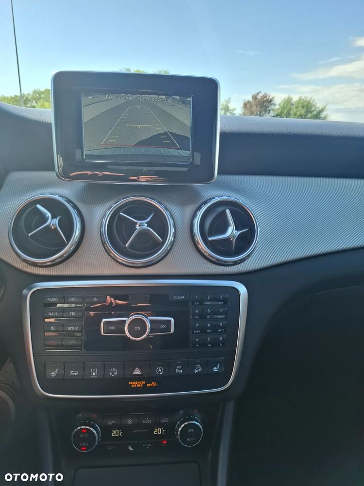 Mercedes-Benz GLA 250 7G-DCT - 26