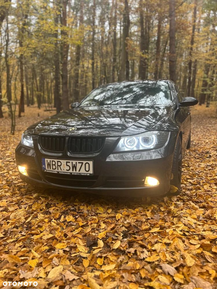 BMW 3 Series 2005 photo 2