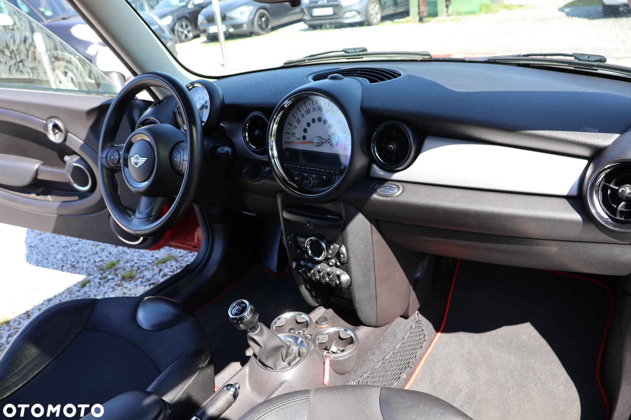 MINI Cooper Standard - 10