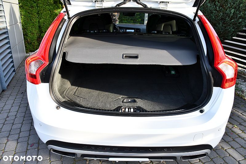Volvo V60 Cross Country D4 Geartronic Summum - 26