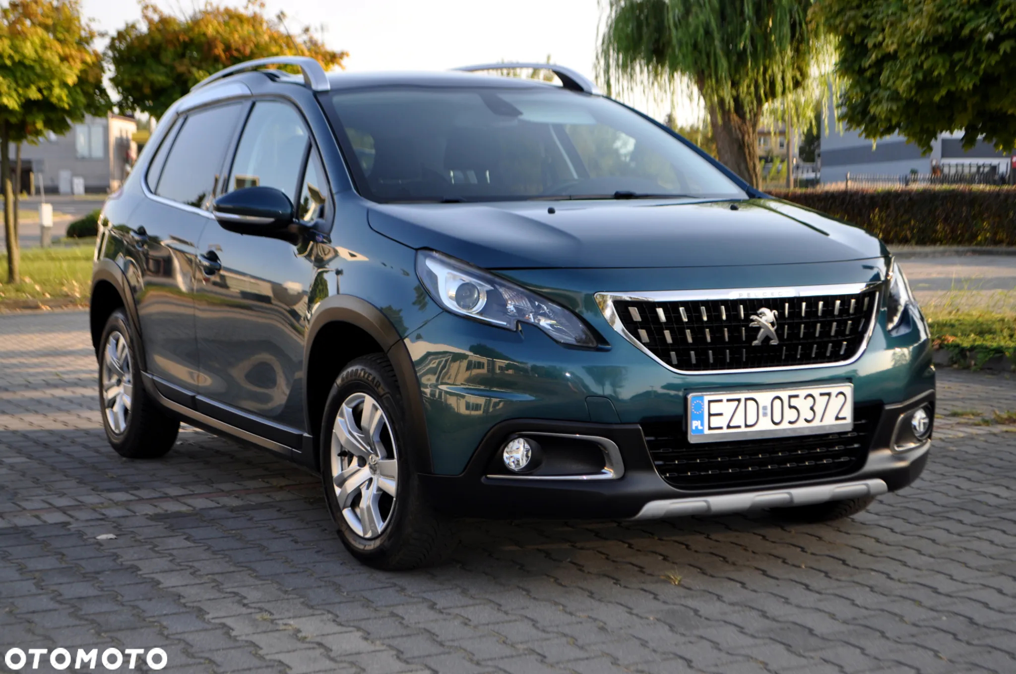 Peugeot 2008 1.6 BlueHDi Allure S&S - 5