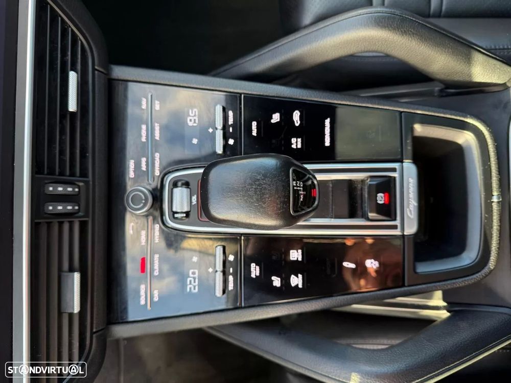 Porsche Cayenne Coupé E-Hybrid - 11