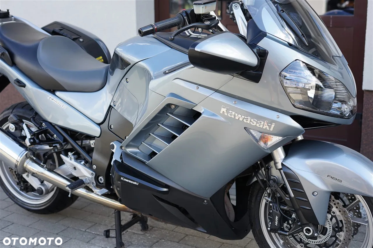 Kawasaki GTR - 12