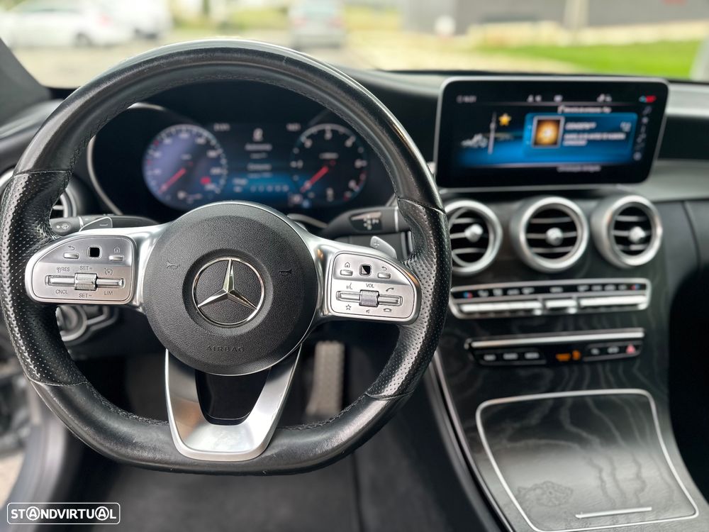 Mercedes-Benz 220 - 14