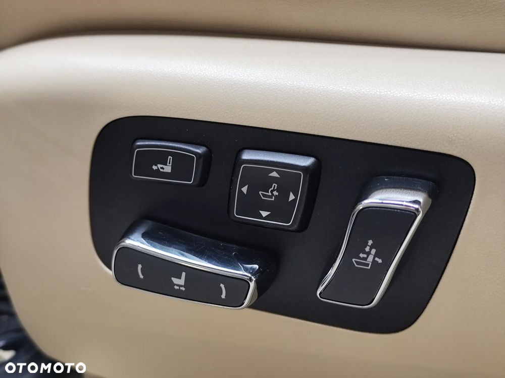 Lexus LS - 22