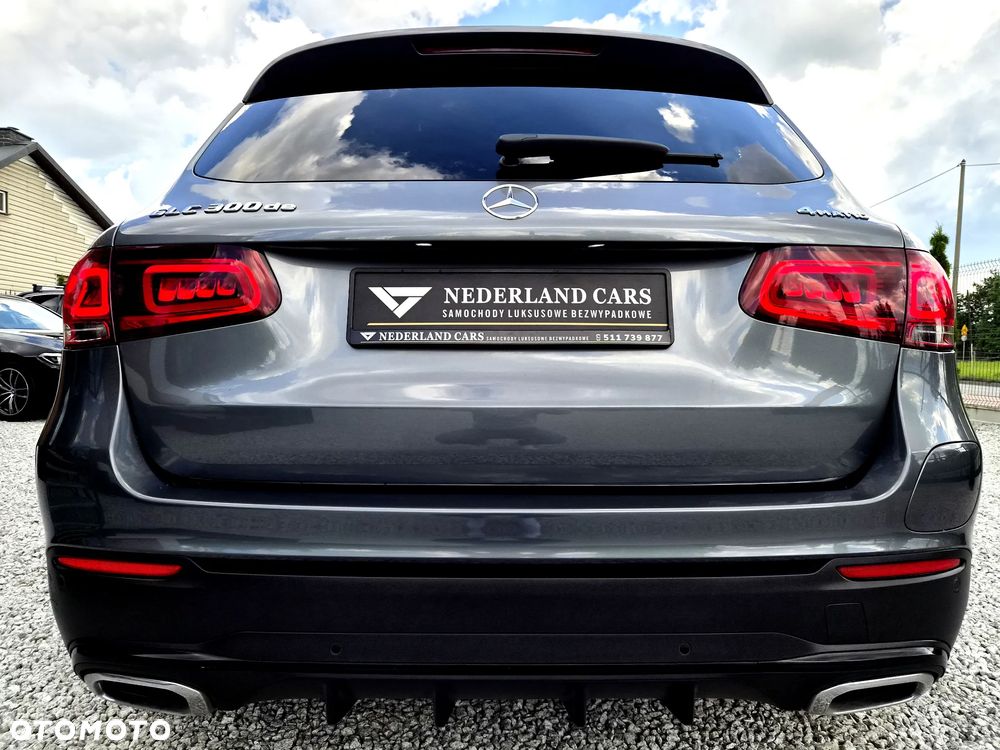 Mercedes-Benz GLC 300 de 4Matic 9G-TRONIC AMG Line Plus - 40