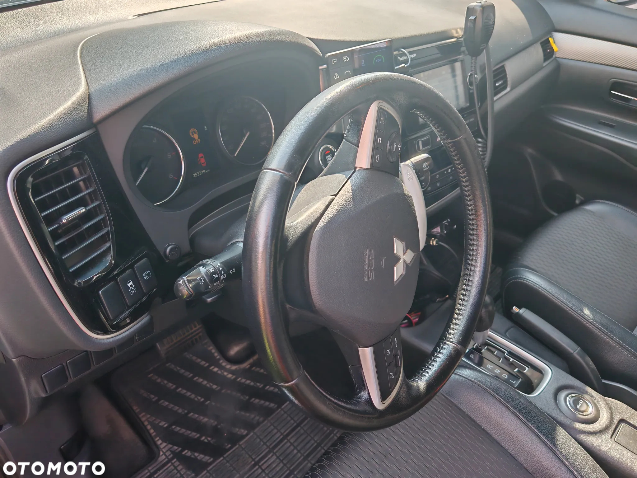 Mitsubishi Outlander 2.2 DID Intense + 4WD - 23