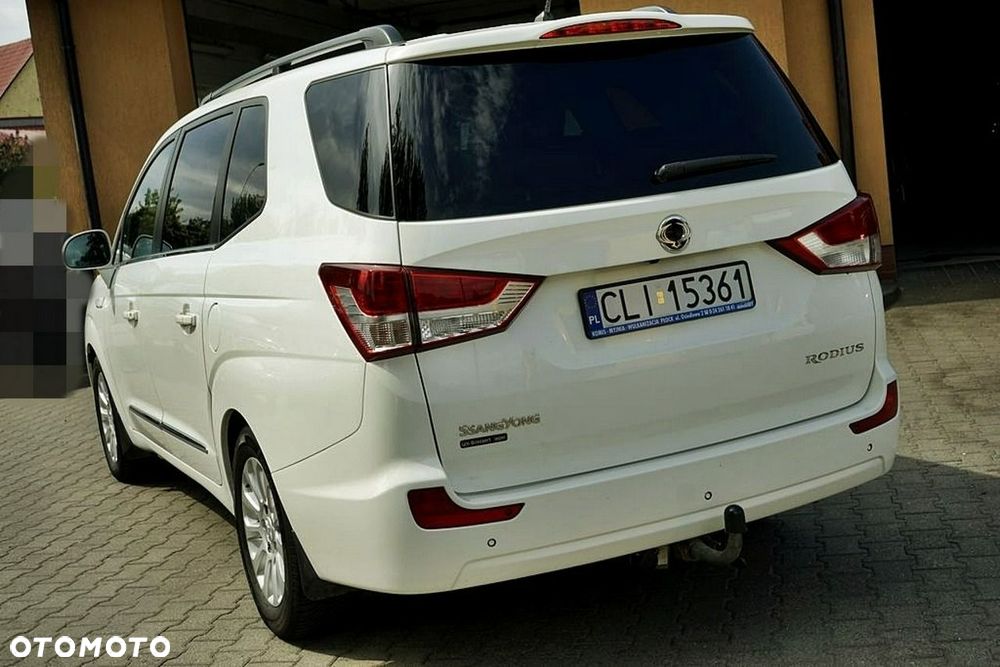 SsangYong/KGM Rodius - 4