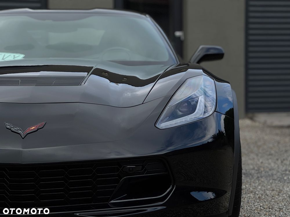 Chevrolet Corvette - 4