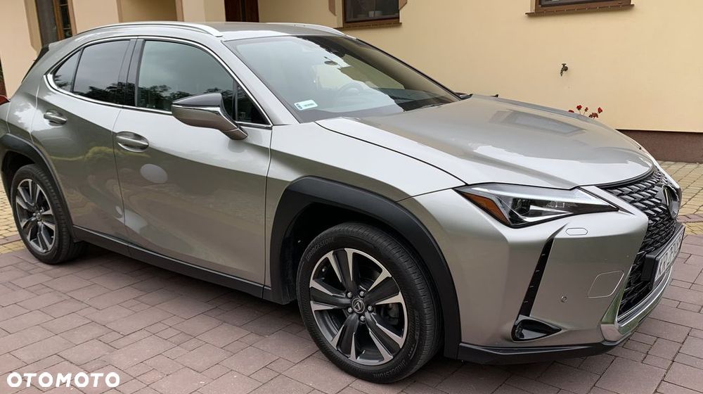 Lexus UX - 3