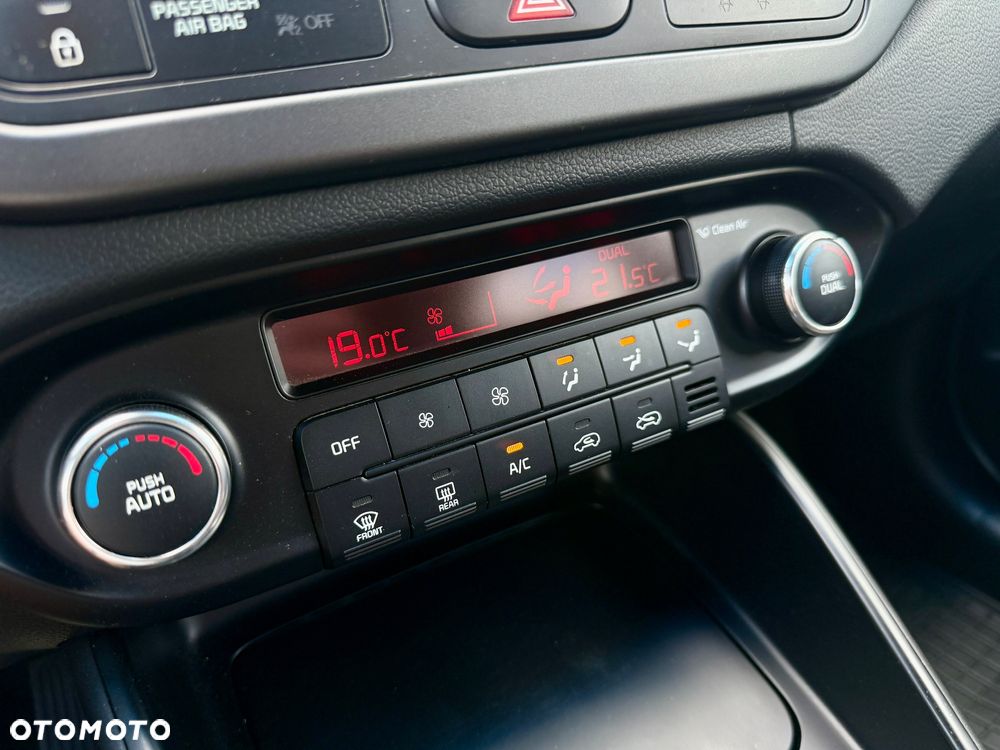 Kia Carens 1.6 GDI L 7os - 20
