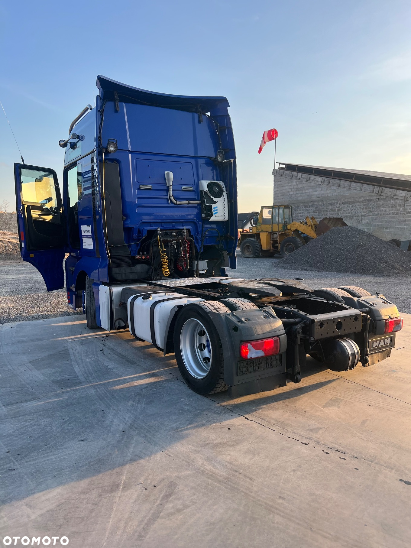 MAN TGX low deck - 5