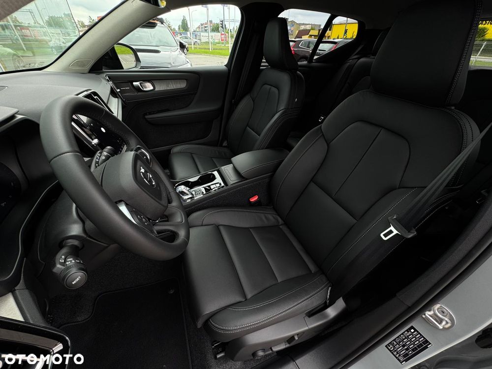 Volvo XC 40 B3 Plus Dark - 10