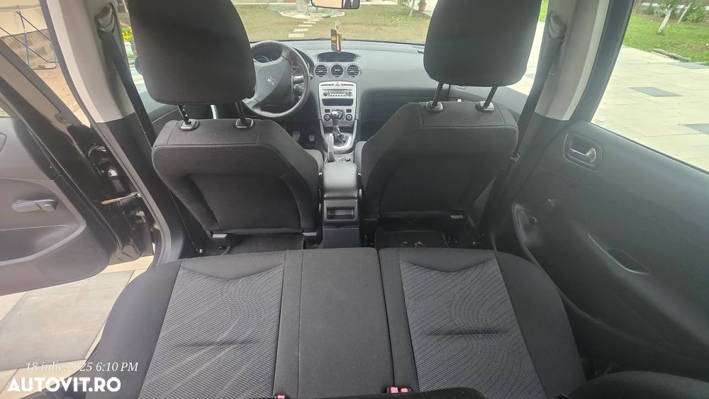 Peugeot 308 - 8