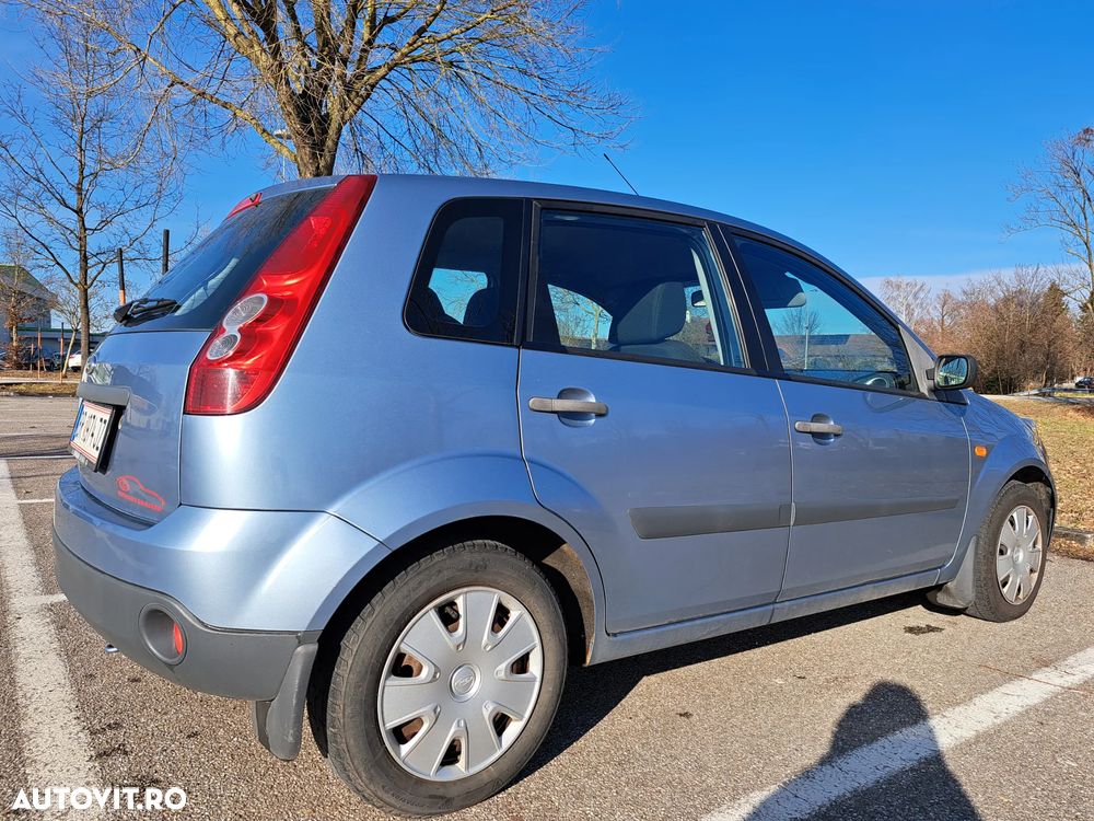 Ford Fiesta 1.3 Ambiente - 8