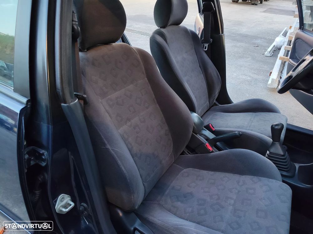 Toyota Corolla 1.4 VVT-i - 12