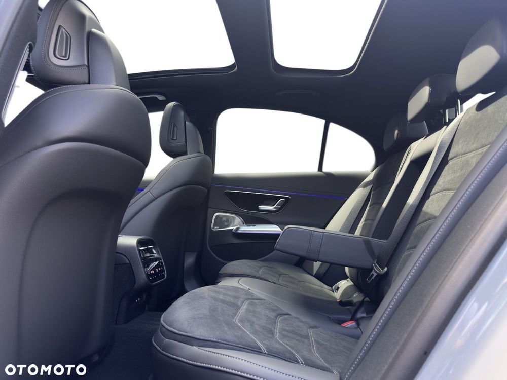 Mercedes-Benz Klasa E 220 d mHEV 4-Matic AMG 9G-Tronic - 14