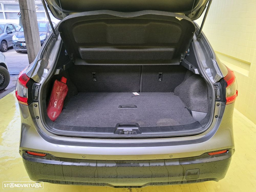 Nissan Qashqai 1.5 dCi N-Connecta - 16