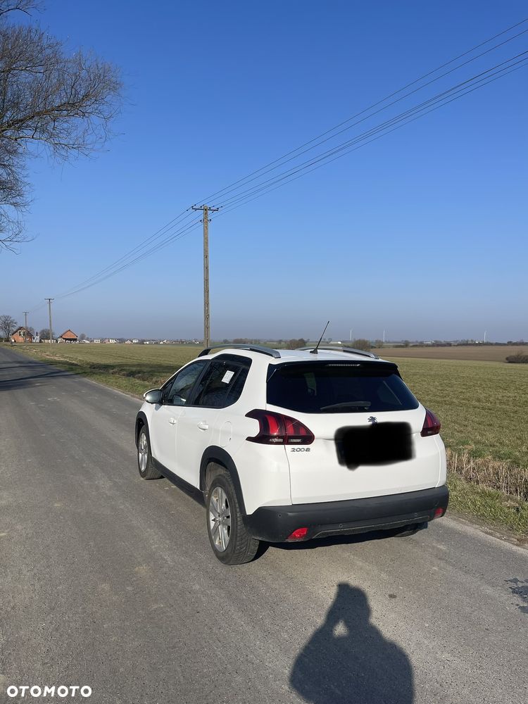 Peugeot 2008 BlueHDi 100 STOP & START Signature - 3