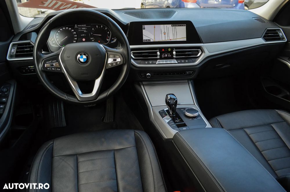 BMW Seria 3 320i Aut. Luxury Line - 36