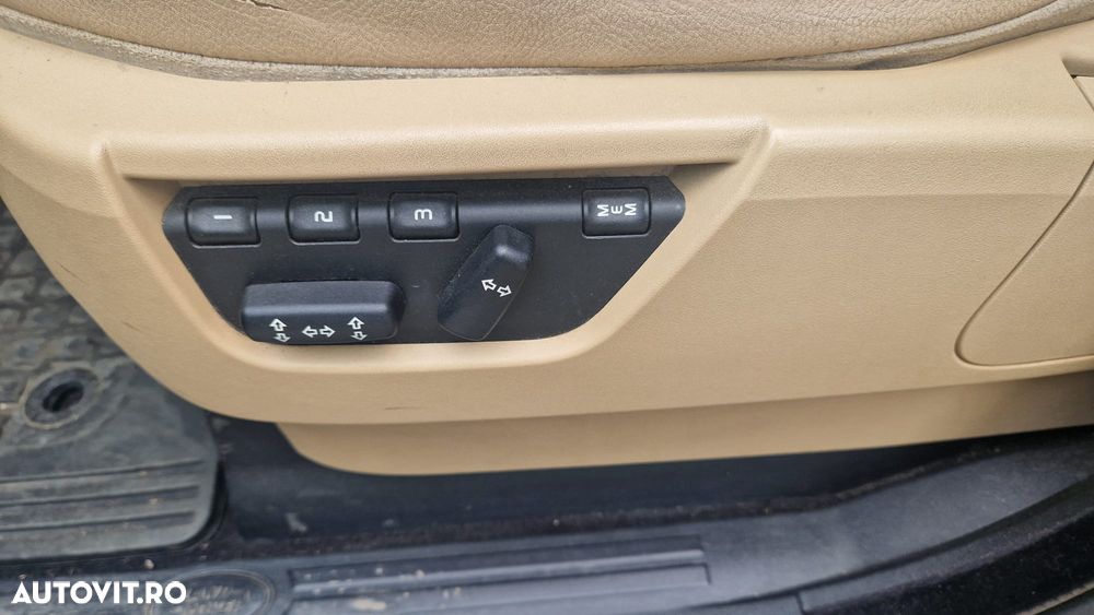Land Rover Discovery - 9