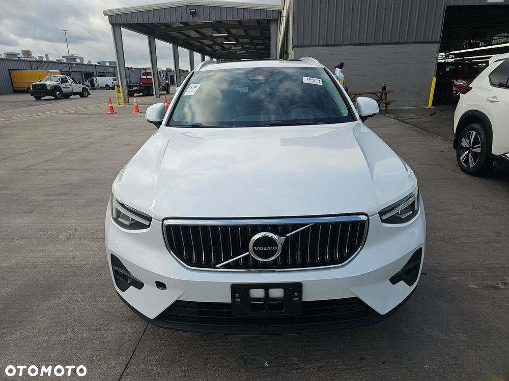 Volvo XC 40 - 3