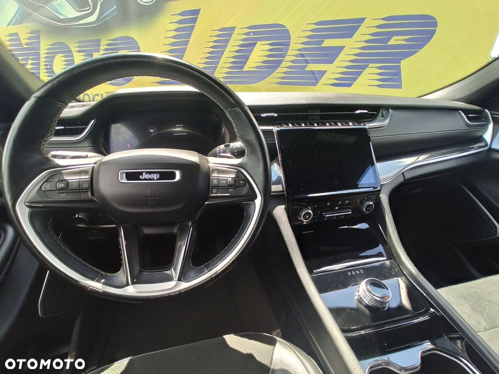 Jeep Grand Cherokee - 15