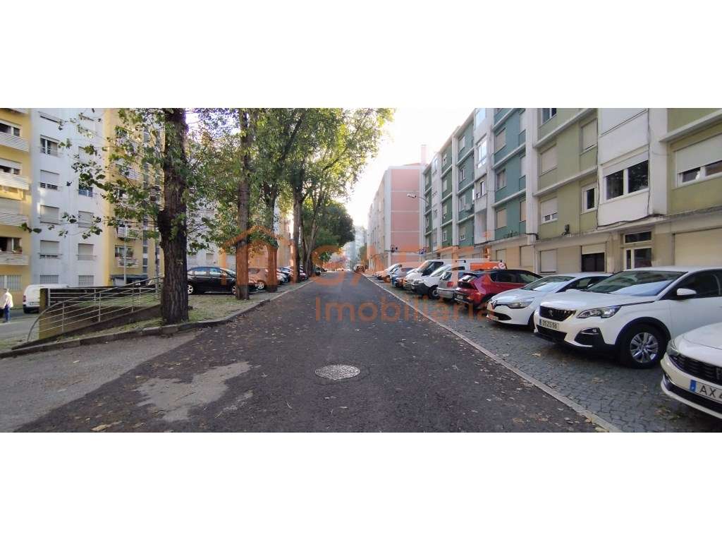 Apartamento T2 Próximo Centro Comercial Colombo - Grande imagem: 2/4