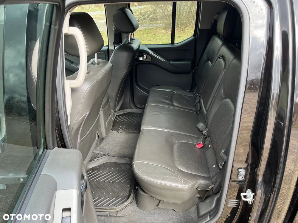 Nissan Navara 2.5 D Platinum - 14