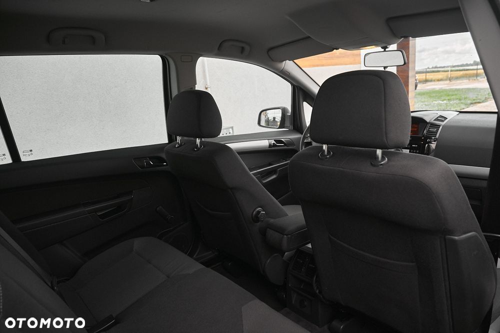 Opel Zafira - 25