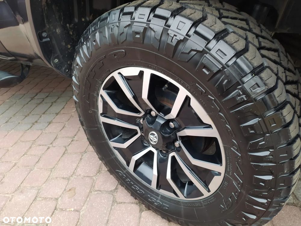 Toyota Tacoma - 17