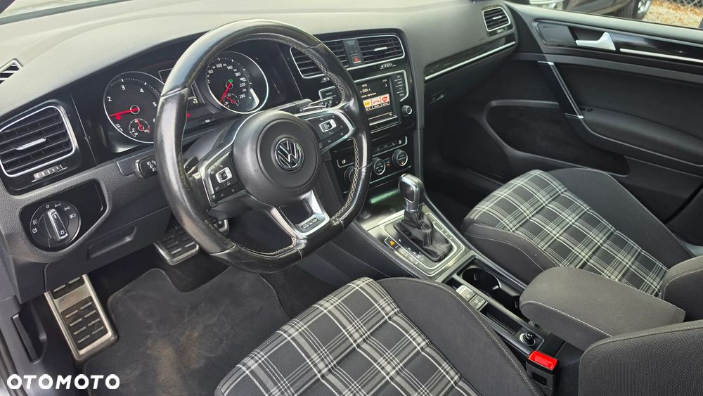 Volkswagen Golf GTD 2.0 TDI SCR DSG - 14