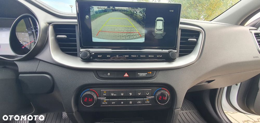 Kia Ceed - 14