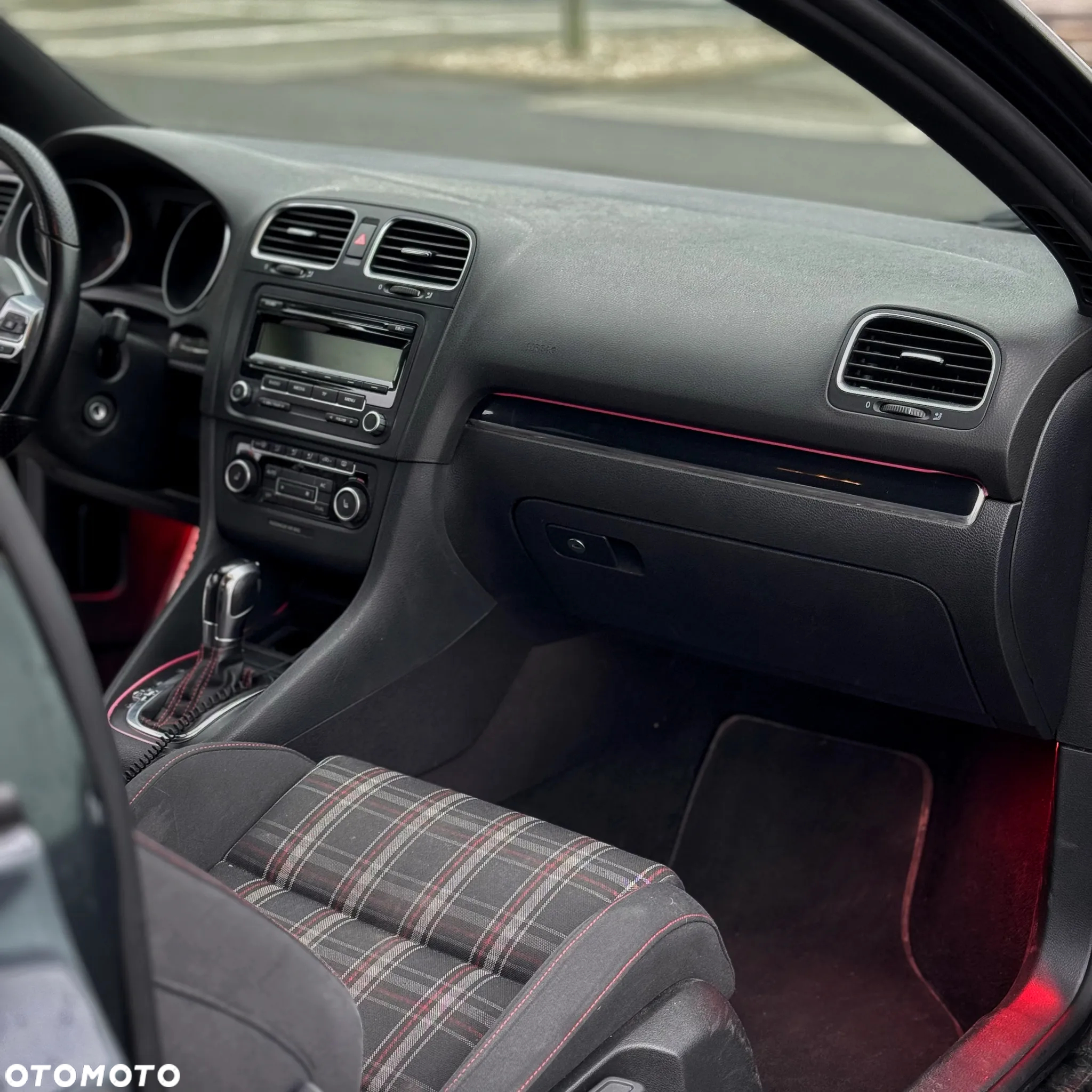 Volkswagen Golf 2.0 GTI DSG - 12