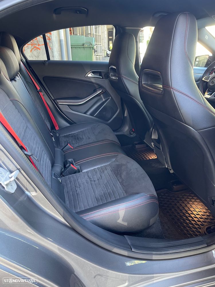 Mercedes-Benz A 45 AMG 4-Matic - 10