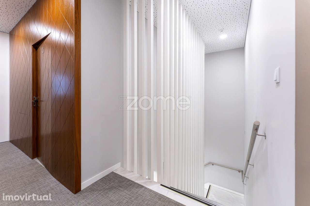 Escritório com Potencial de Conversão em Habitação Foz do Douro, Po... - Grande imagem: 5/18