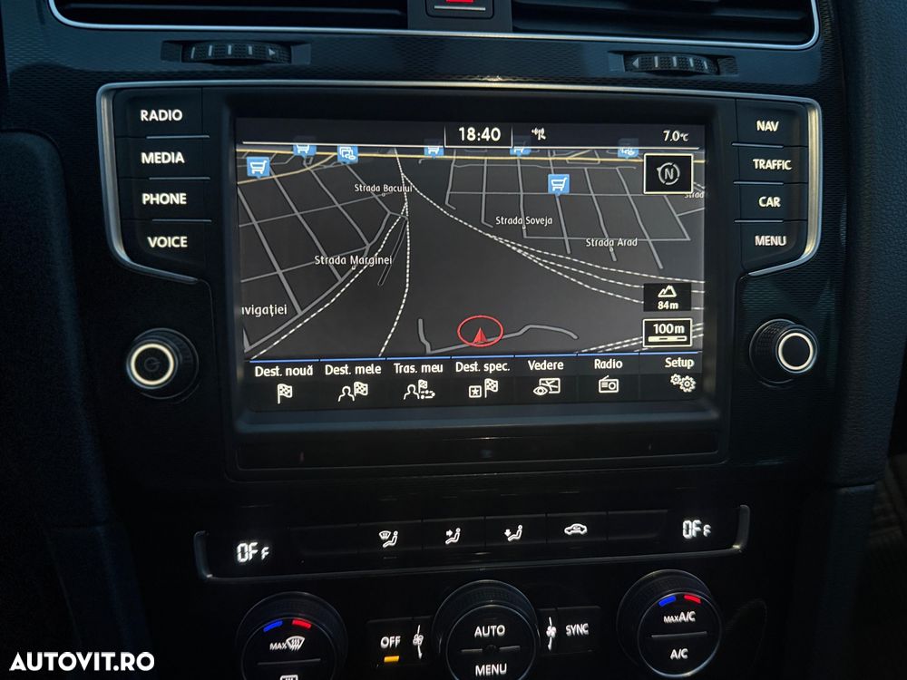 Volkswagen Golf - 34