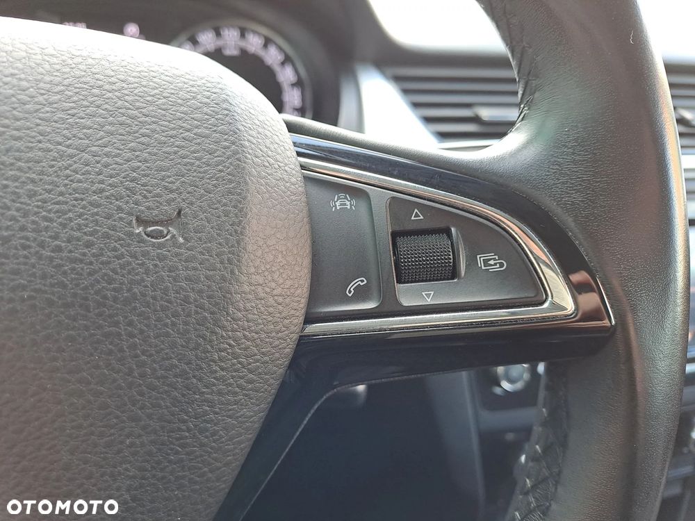 Skoda RAPID 1.0 TSI Ambition - 19