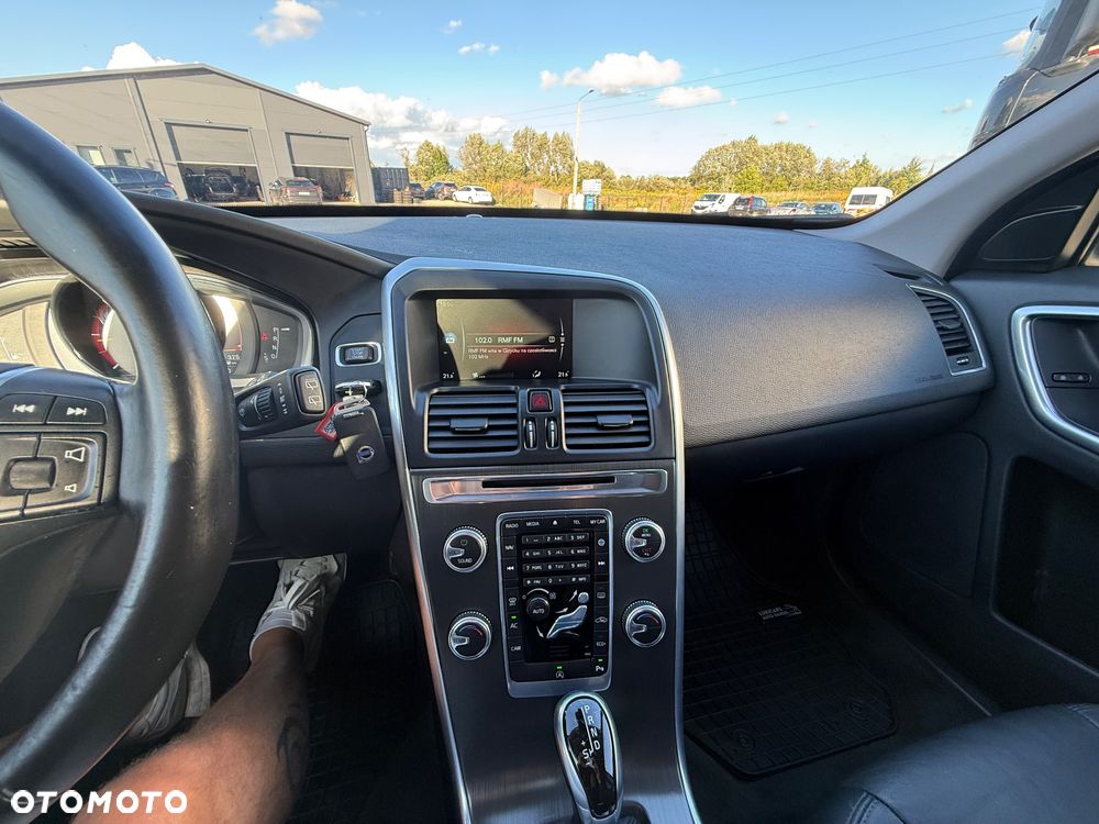 Volvo XC 60 D3 Drive-E Momentum - 26