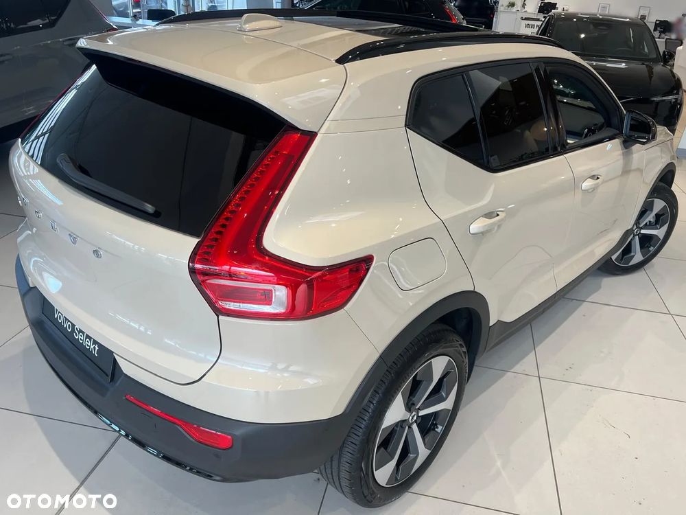 Volvo XC 40 B4 AWD Ultimate Dark - 14