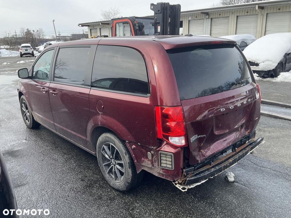 Dodge Grand Caravan - 29