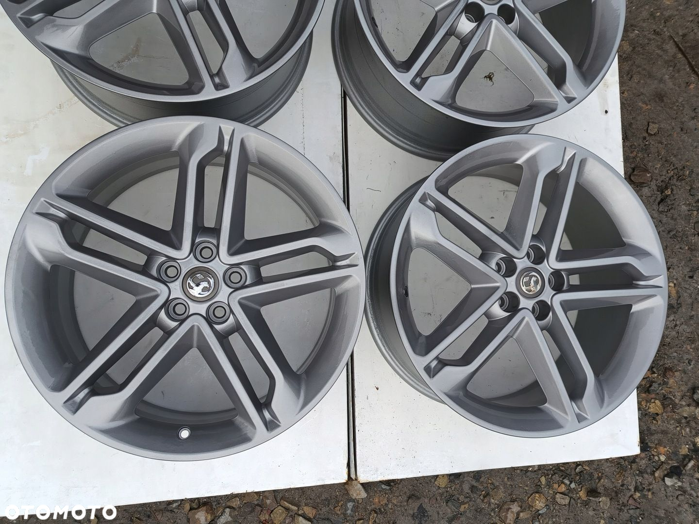 OPEL MOKKA Trax Biuic Felgi 19" 7.5J 5x105 ET 38 Grafit 95016099 JAK NOWE - 3