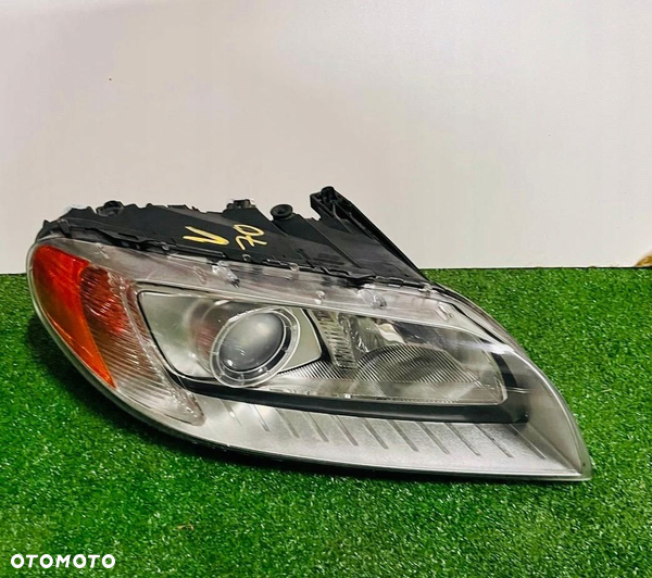 LAMPA PRAWA REFLEKTOR PRAWY VOLVO v70 S80 BI XENON NIE SKRĘTNY EU DEMONTAŻ