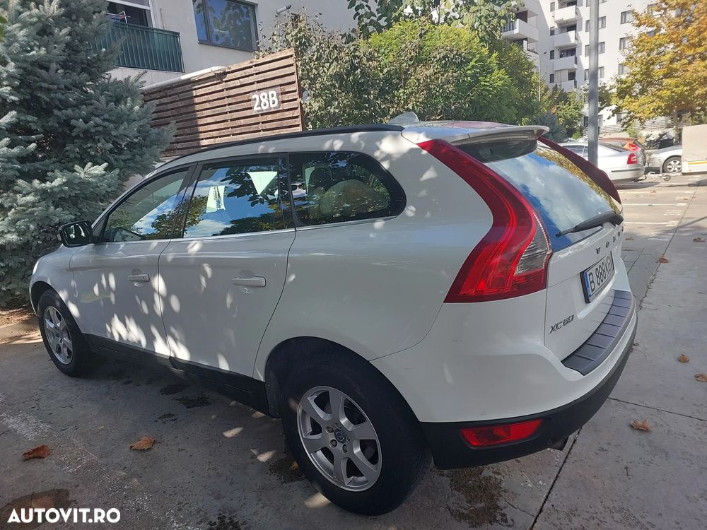 Volvo XC 60 D3 AT6 Kinetic - 1