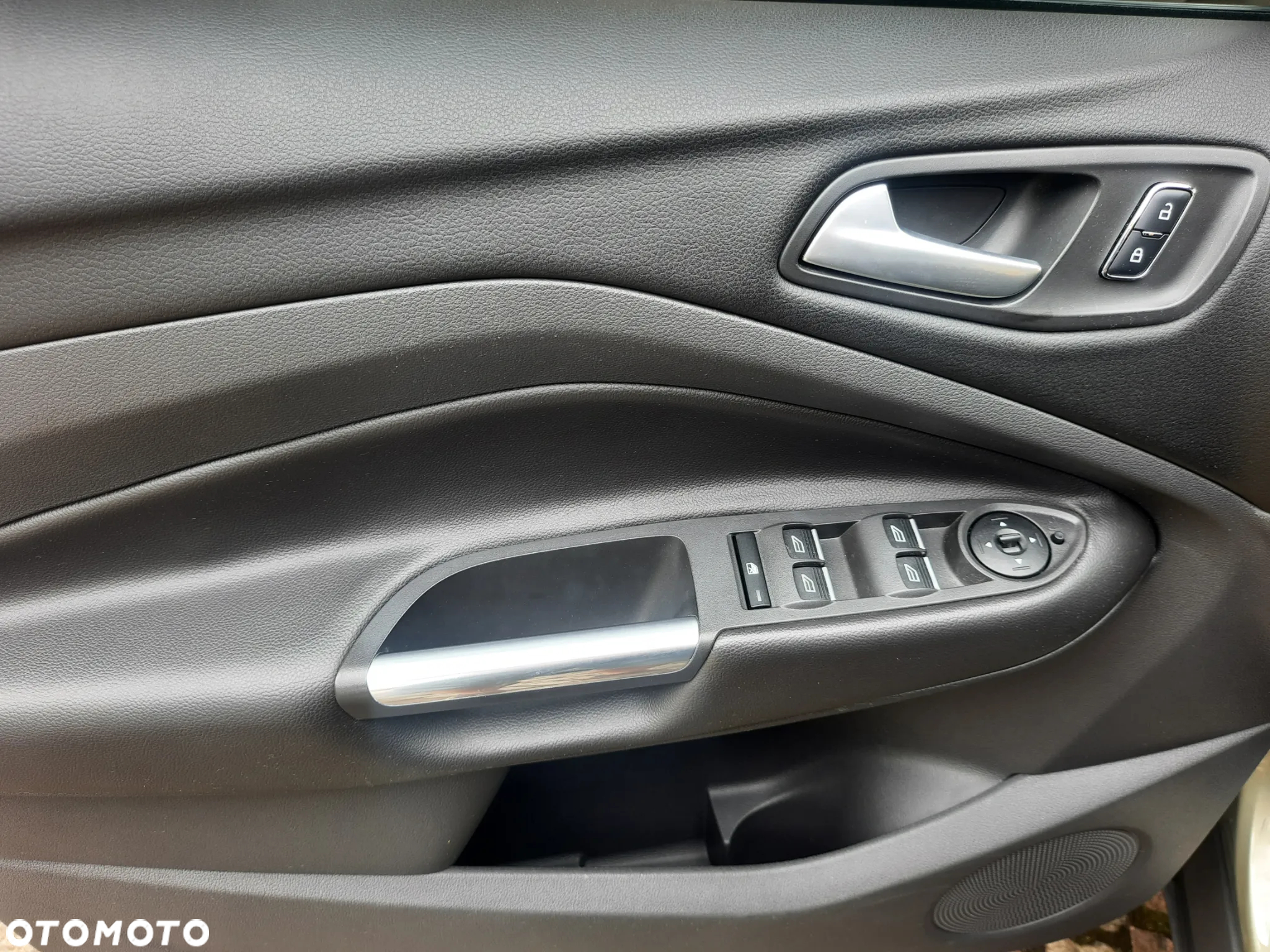 Ford Kuga 1.5 EcoBoost 2x4 Individual - 12