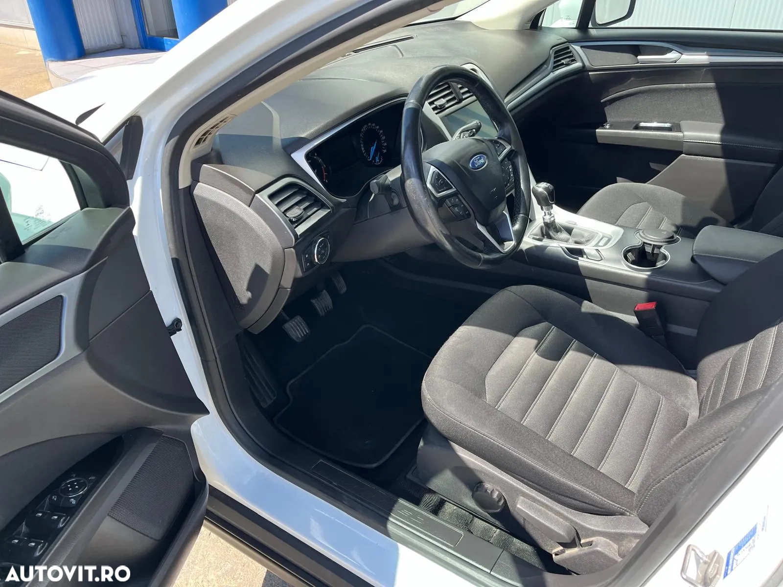 Ford Mondeo 2.0 TDCi Business - 11
