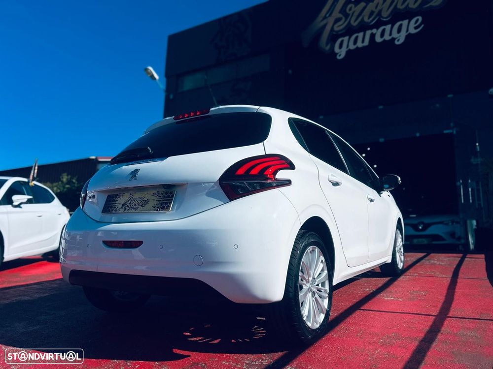 Peugeot 208 1.2 PureTech Active - 11