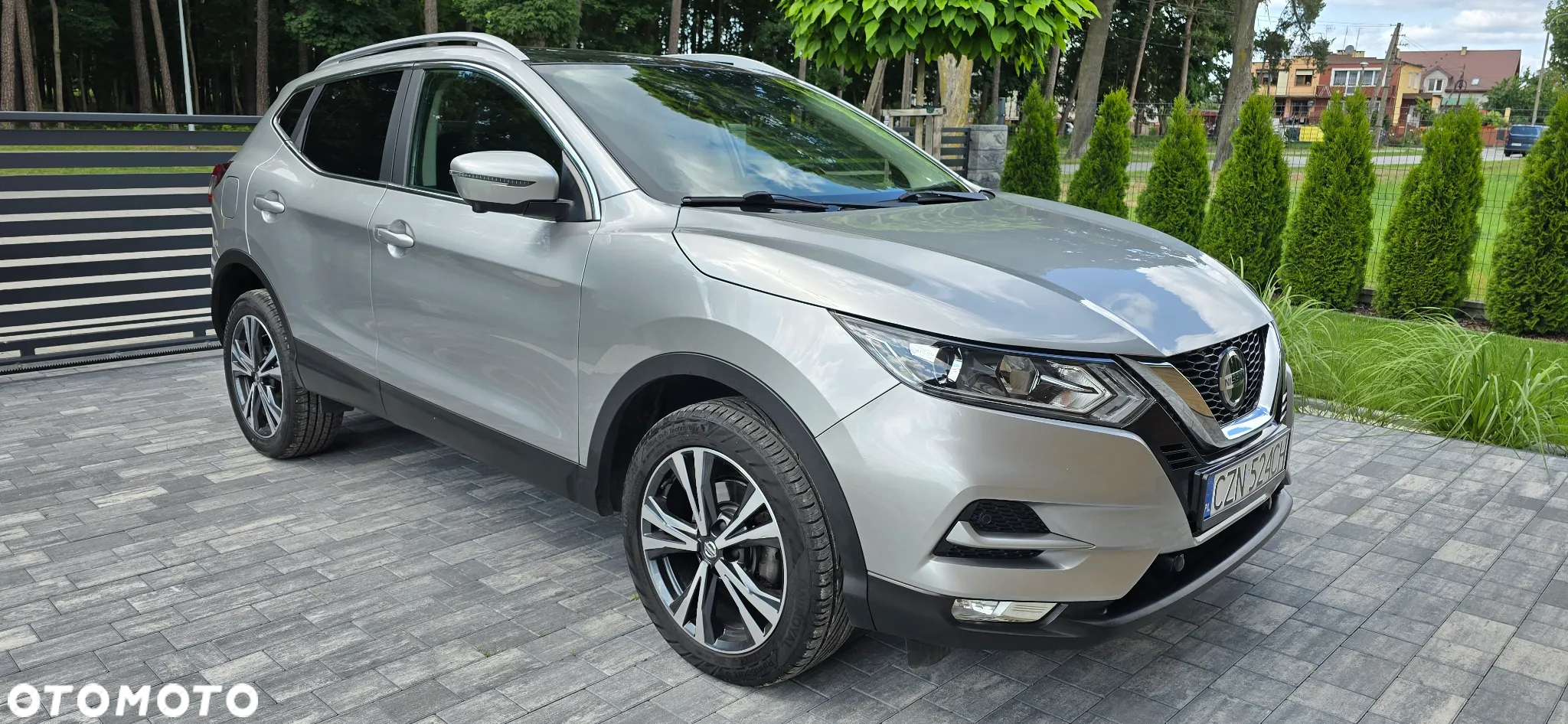 Nissan Qashqai 1.2 DIG-T N-Connecta Xtronic EU6 - 2