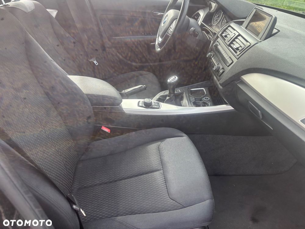 BMW Seria 1 116i - 28